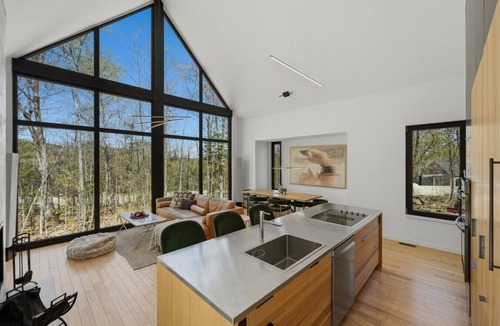 Lac Superieur Village House | Bright 4BR Sunlit Chalet Hot Tub & Fireplace