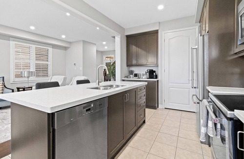 Milton House | Bright 5BR Milton Home~Main Floor Bedroom Retreat