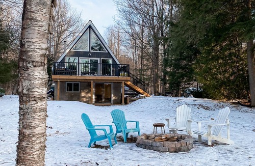 Minden Hills Cottage | Bright A-Frame Cottage on the Lake