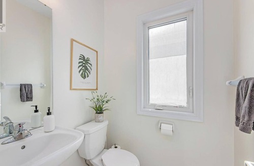 Orillia House | Bright and Blissful 3-Bedroom House