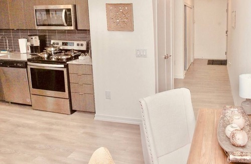 Newtonbrook Apartment | Bright and stylish 2 Bed rooms and 2 Bathroom- 9Ft ceiling