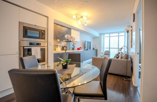 CityPlace Condo | Bright City 1BR Walk Everywhere Sleeps 4