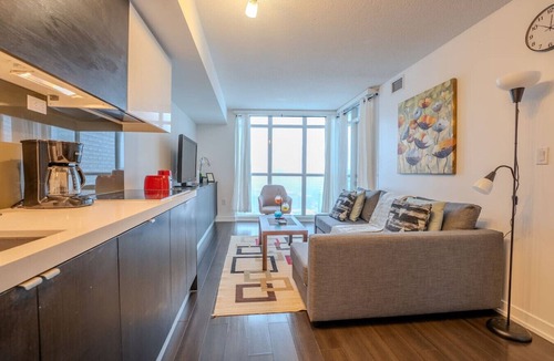 CityPlace Condo | Bright City 1BR Walk Everywhere Sleeps 4