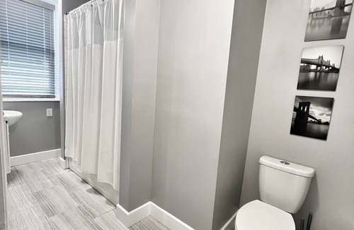 Walkerville Apartment | Bright & Comfortable 2BR Apartment in Windsor, ON