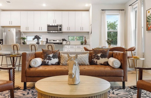 Austin Apartment | Bright Corner 2BR Retreat w/Pool & Open Living