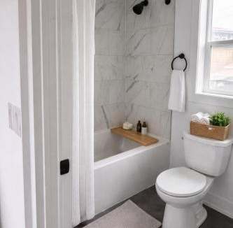 Briar Hill - Belgravia Apartment | Bright & Cozy 1-bedroom garden suite in Toronto