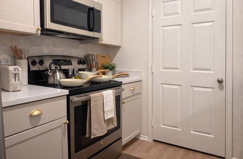 Plano Apartment | Bright & Cozy 2BR WORKERfriendly, Pool&Gym+KINGbed
