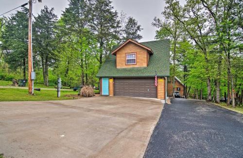 Golden Apartment | Bright Lakeside Studio - Hike, Fish, and Bike!