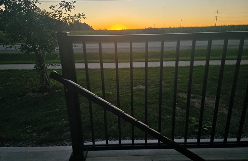 Niagara Falls Apartment | Bright Lower Unit Retreat – 10 Min to Falls, 2 King Beds, Peaceful (View Pics)