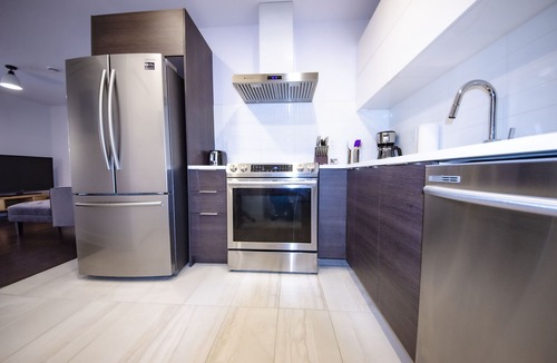 Cote-Des-Neiges—Notre-Dame-De-Grace House | Bright *private terrace*gym* 1bedroom* parking