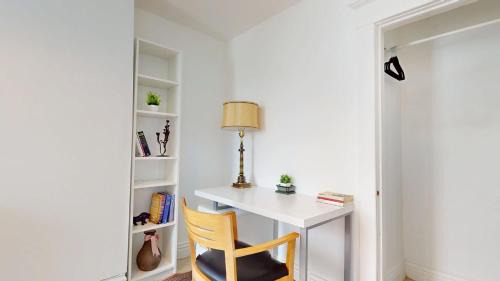 Earlscourt House | Bright & Spacious Private Room in Corso Italia