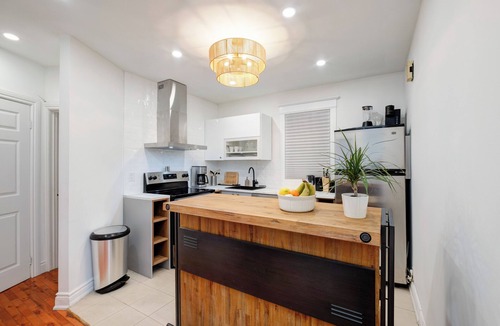 High Park North Apartment | Bright + Stylish Apartment in High Park/Junction