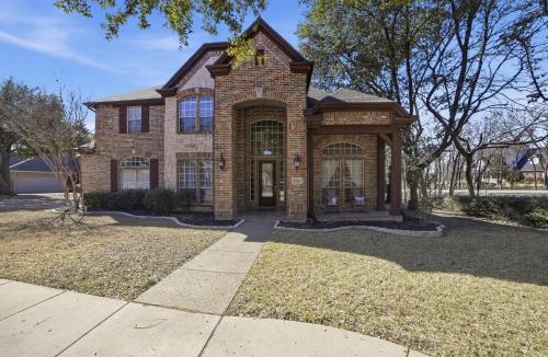 Rowlett House | Brittany House Pool, Arcade, Movie Theater