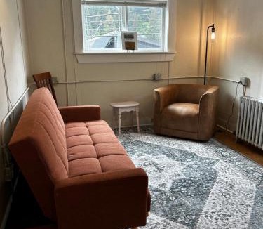 Seward Apartment | Brown & Hawkins Historical Apartments