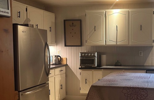 Colpoys Bay Cottage | Bruce Peninsula Forest Cottage- Huge property with hiking trails