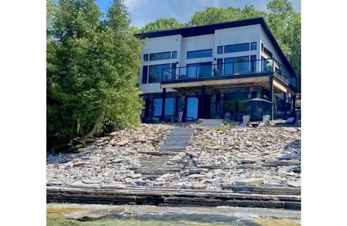 Northern Bruce Peninsula House | Bruce Peninsula Modern Luxury Waterfront Retreat