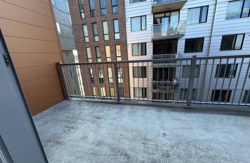 The Triangle Apartment | Buchanan *705* - Midtown Luxe Loft + gym