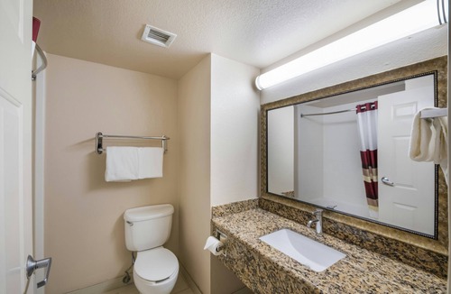 Manor Hotel | Budget-Friendly Manor Retreat Near Austin Dining & Attractions
