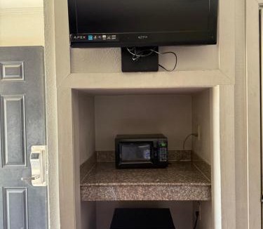 Monroe Hotel | Budget Inn