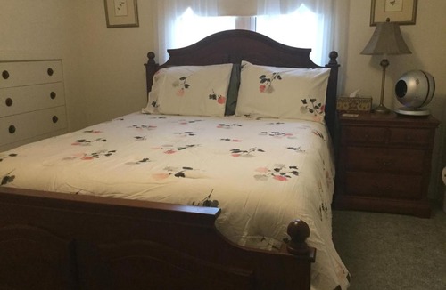 Peterborough Apartment | Burley's Executive Garden Suite