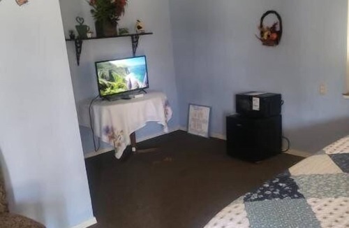 Canton Hotel | Butterfly room with small deck