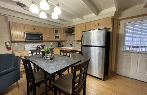 Mount Ida House | C3 - Mountain Harbor Lodge cottage on Lake Ouachita