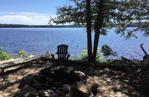Irondale Apartment | Charming waterfront mini-cottage on peninsula, footsteps to water's edge
