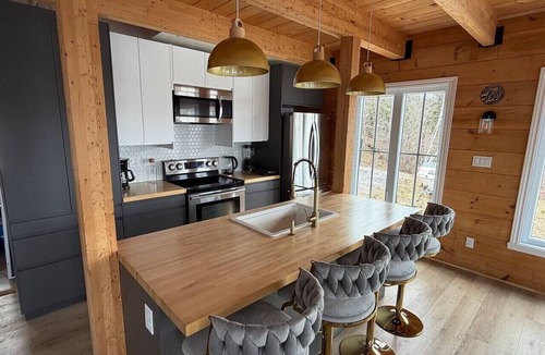 Notre-Dame-de-Pontmain Ski Chalet | Le Cerf | bord de l’eau, spa, salle jeux et kayaks