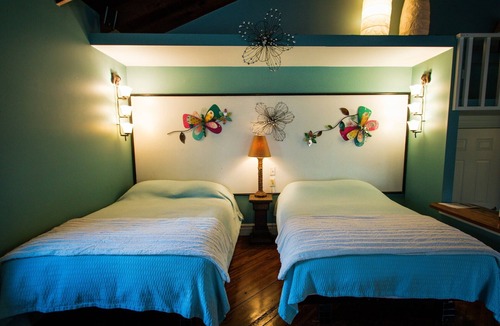 Golden House | Cabin # 6- The Vine @ River’s Bend Resort