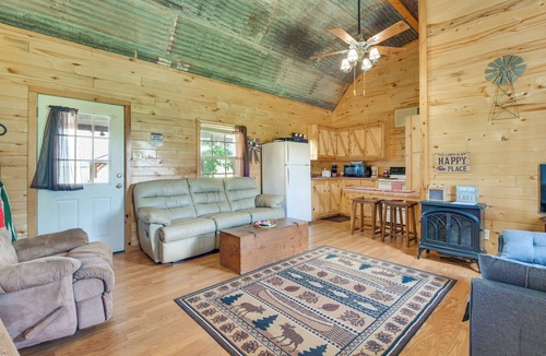 Breckenridge Cabin | Cabin w/Dock on Hubbard Creek Lake: Pets Welcome!