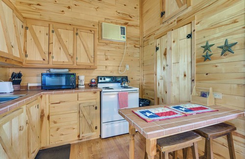 Breckenridge Cottage | Cabin w/Dock on Hubbard Creek Lake: Pets Welcome!