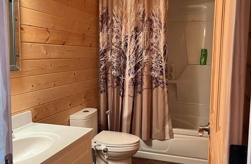 Big River Cabin | Cabin with uninterrupted view of the lake