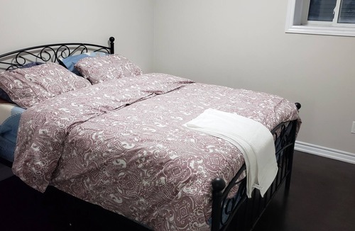 Mount Pleasant House | California Room 2 Clean Basement Apartment With Side Entrace