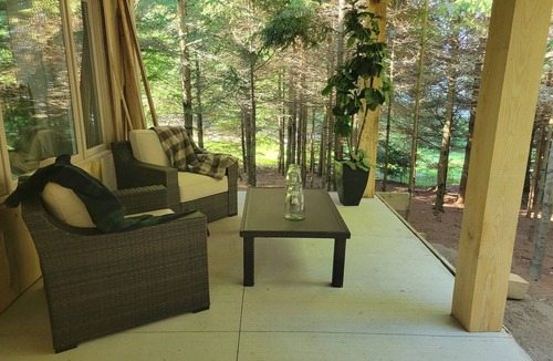 Port Stanley Cottage | Calming, peaceful Port Stanley Retreat surrounded by Spruce trees