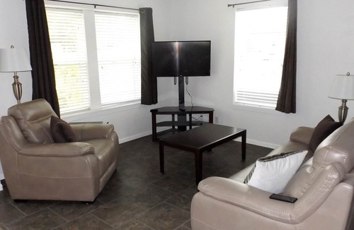 Gull Lake House | Campbell's Clean & Comfortable Modern Duplex 4662A