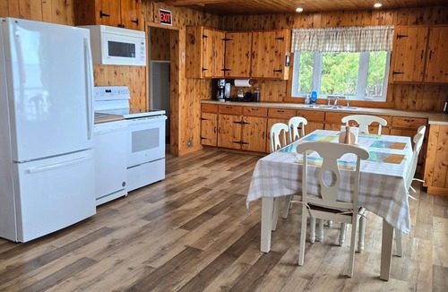 Manitoulin District House | Can't Bear To Leave!