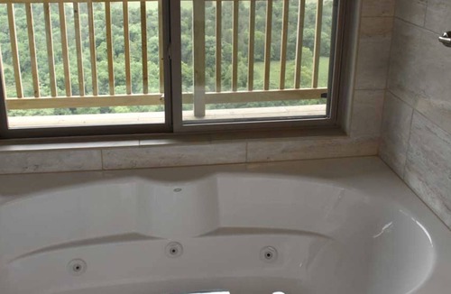 Eureka Springs Resort | Can U Canoe Suite 113 Luxury and Incredible Views