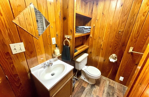 Deltana Cabin | Caribou Cabin -Rustic Cabin with Sauna