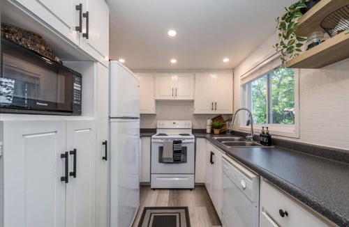 Tiny Cottage | Casa Albanese Cottage on Farlain Lake
