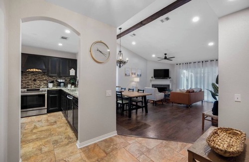 Summerfields House | Casa Amigos/Cozy Getaway Near MAJOR INTERNATIONAL SPORTING EVENT