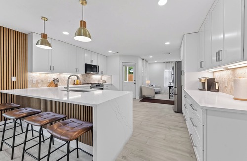 Houston House | Casa Esmeralda -Heated Pool, Luxury BBQ & Patio