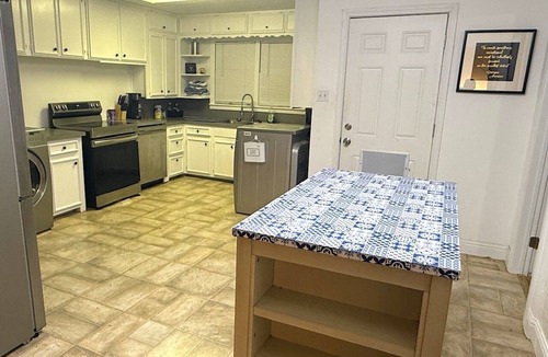 Lubbock House | Casa Toro Tech! Work & Woof close to Texas Tech!