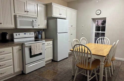 Hebron Apartment | Cattlemen’s Quarters 3 Bed 2 Bath Apartment