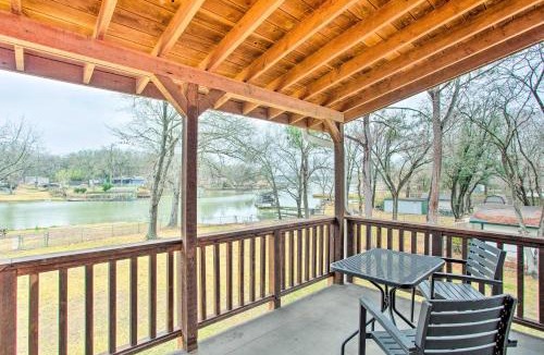 Mabank House | Cedar Creek Reservoir Home with Deck and Fire Pit!