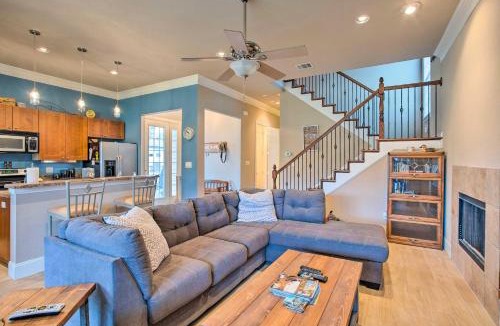 Mabank House | Cedar Creek Reservoir Home with Deck and Fire Pit!