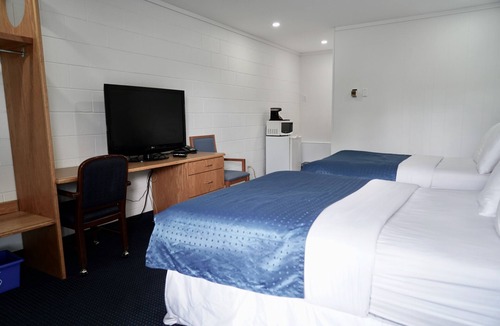Bracebridge Hotel | Cedar Lane Motel