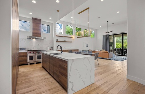 Austin House | central contemporary POOL and SPA