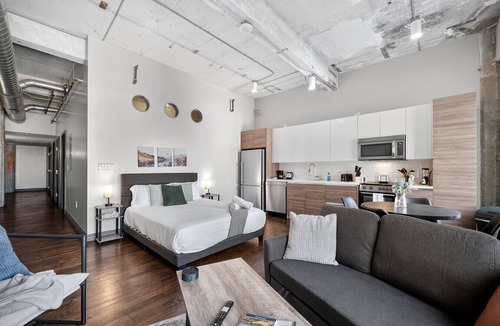 Downtown Dallas Apartment | Central Dallas Apartment | Pool + Walk to Convention Center
