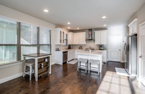 Northeast Carrollton House | Central - Spacious Townhome