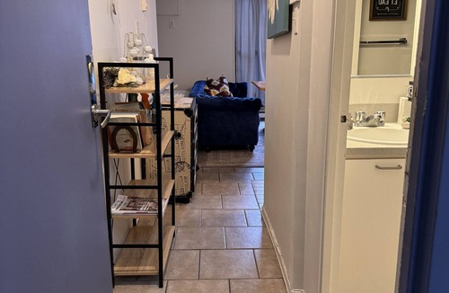 Ahuntsic Apartment | Central Studio /Near Metro /Queen Bed /Sleeps 2